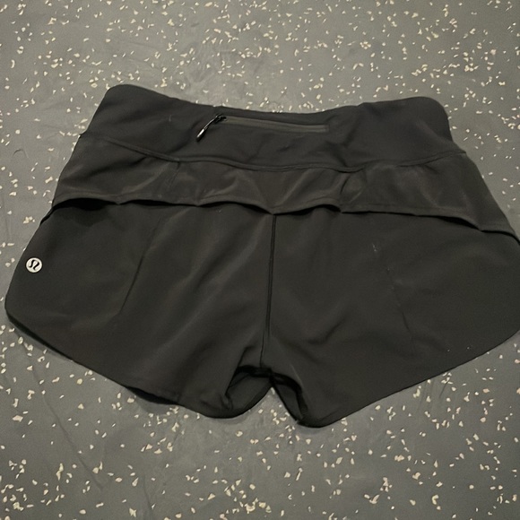 Black lululemon speed up shorts (lined) - Picture 2 of 2